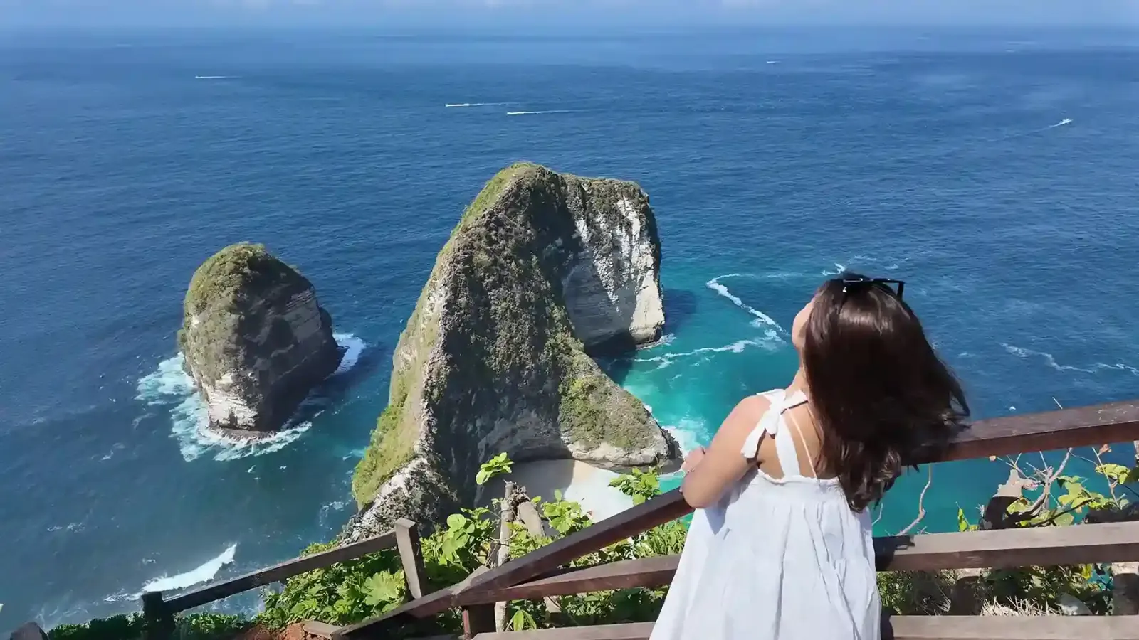 Kelingking Beach cliff on Nusa Penida, Bali